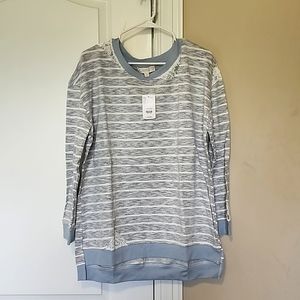 BNWT Sweatshirt with lace - XL